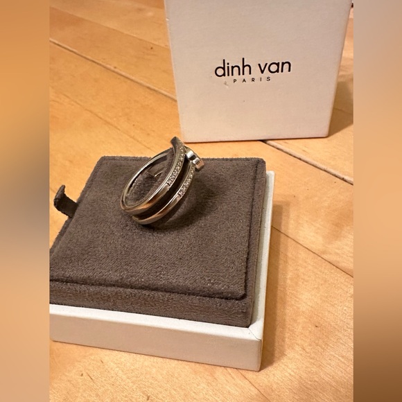 Wedding ring - Picture 2 of 5